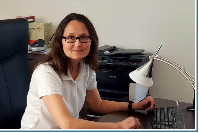 Sabrina Hausen Opferanwalt in der Nebenklage, Fachanwältin für Strafrecht in Mannheim, gerichtlich bestellter Betreuer